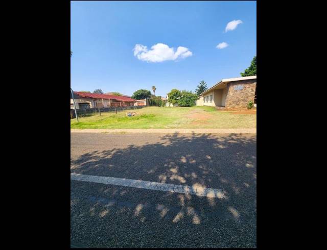 LAND FOR SALE IN LAUDIUM